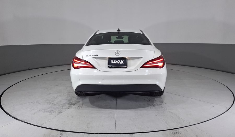 Mercedes Benz Clase Cla 1.6 CLA 200 CGI SPORT AT Coupe 2017