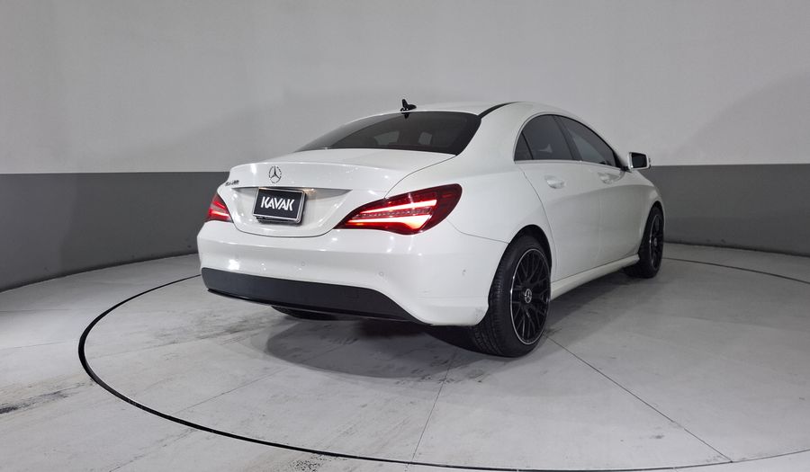 Mercedes Benz Clase Cla 1.6 CLA 200 CGI SPORT AT Coupe 2017