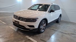 Volkswagen • Tiguan