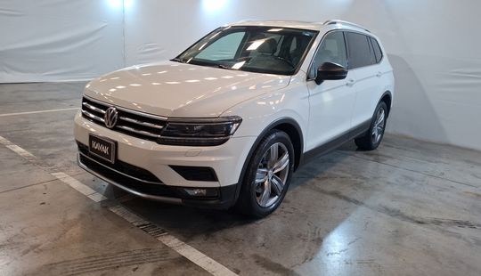 Volkswagen • Tiguan