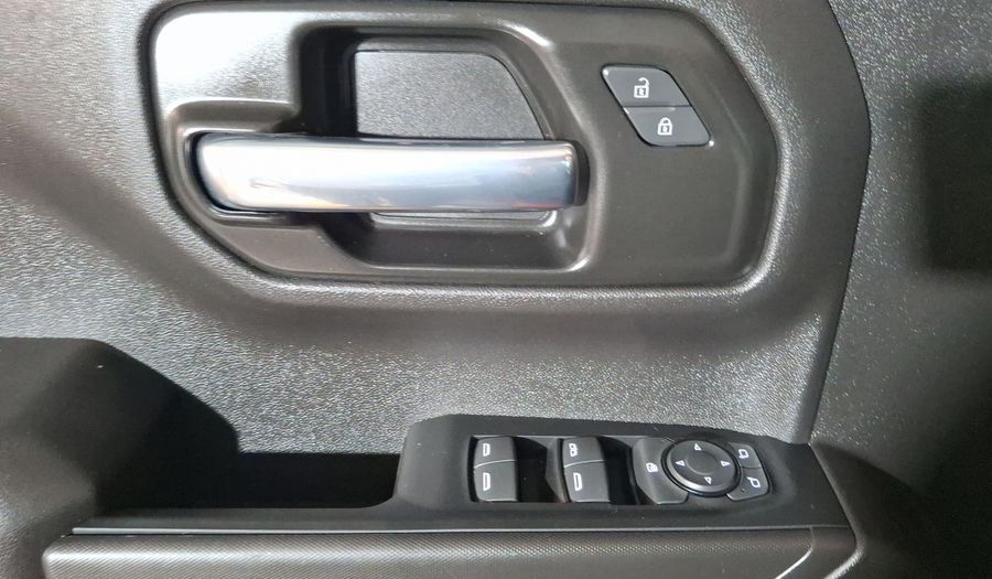 Chevrolet Silverado 1500 5.3 SILVERADO CUSTOM K AUTO 4WD Pickup 2021