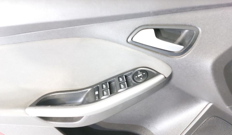 Ford Focus 2.0 TREND AT Sedan 2014
