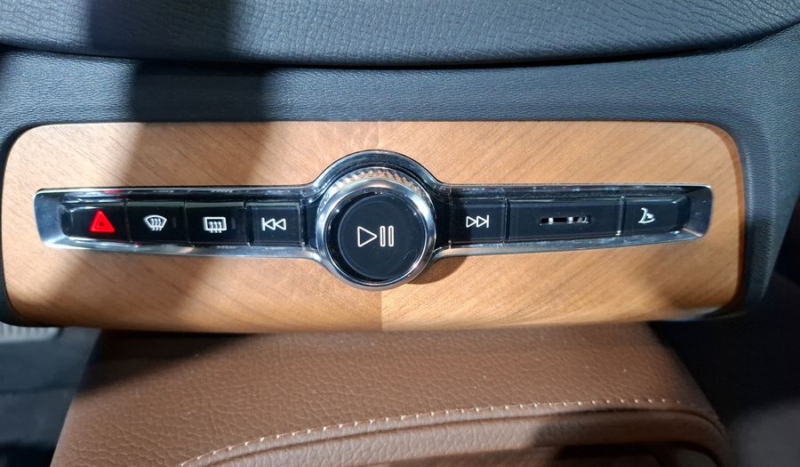 Volvo Xc90 2.0 B6 MHEV MOMENTUM AUTO AWD Suv 2022