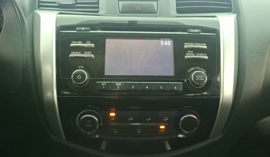 Nissan Np300 2.5 LE TM AC Pickup 2019