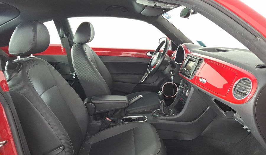 Volkswagen Beetle 2.5 SPORT MT Hatchback 2016