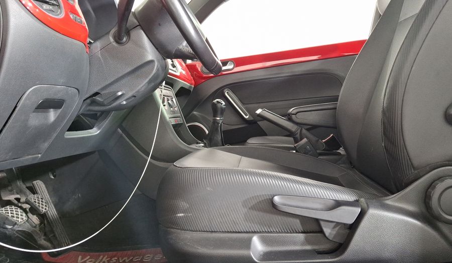 Volkswagen Beetle 2.5 SPORT MT Hatchback 2016