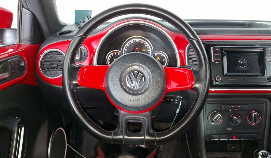 Volkswagen Beetle 2.5 SPORT MT Hatchback 2016