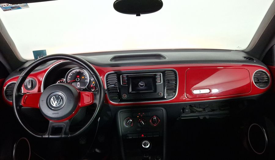 Volkswagen Beetle 2.5 SPORT MT Hatchback 2016