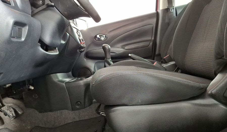 Nissan Versa 1.6 SENSE TM AC Sedan 2015