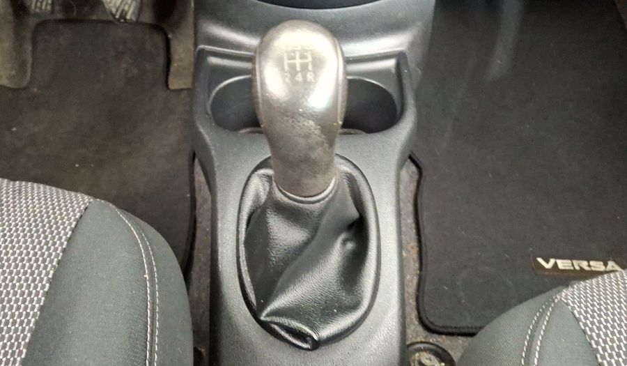 Nissan Versa 1.6 SENSE TM AC Sedan 2015