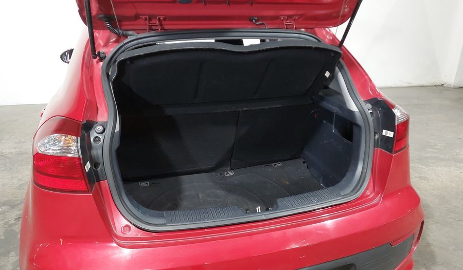 Kia Rio 1.6 LX MT Hatchback 2017