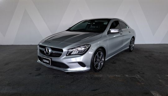 Mercedes Benz • Clase CLA