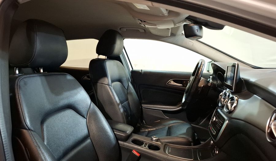 Mercedes Benz Clase Gla 1.6 GLA 200 SPORT DCT Suv 2019