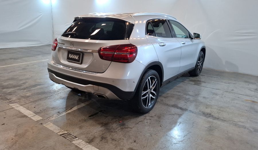 Mercedes Benz Clase Gla 1.6 GLA 200 SPORT DCT Suv 2019