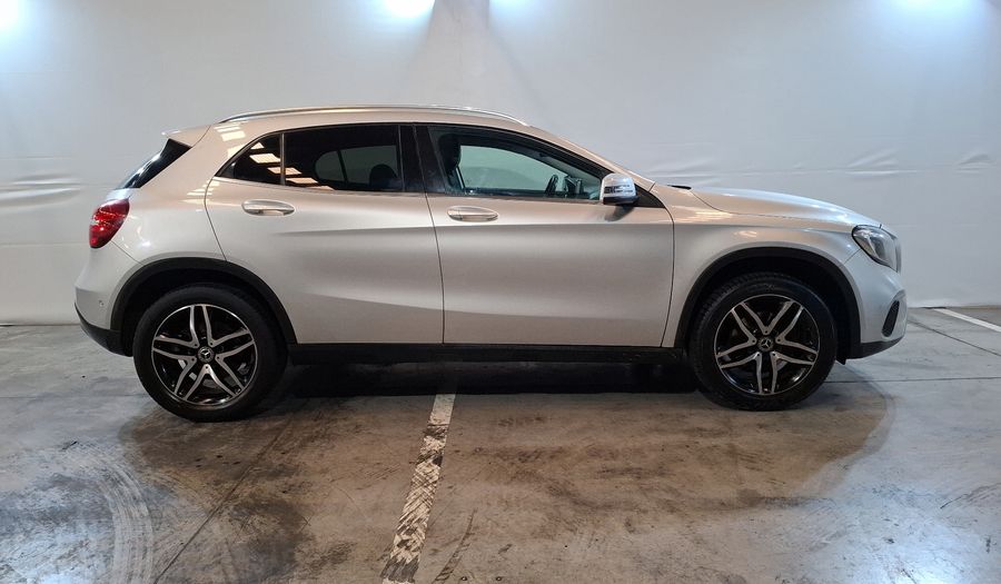 Mercedes Benz Clase Gla 1.6 GLA 200 SPORT DCT Suv 2019