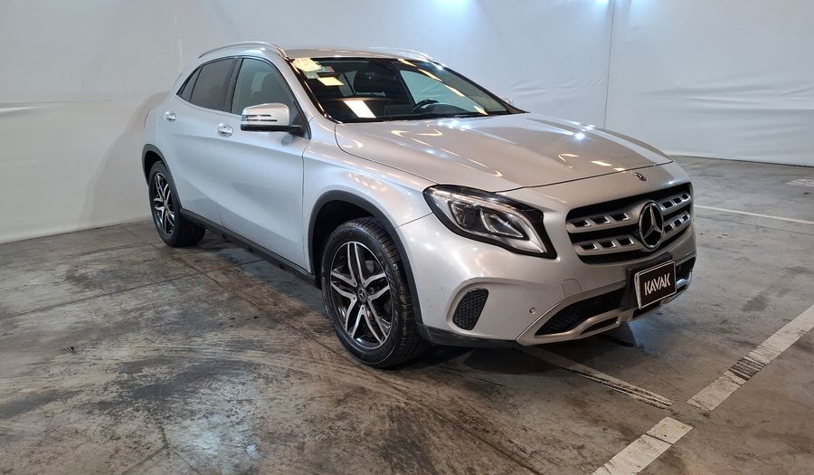 Mercedes Benz Clase Gla 1.6 GLA 200 SPORT DCT Suv 2019
