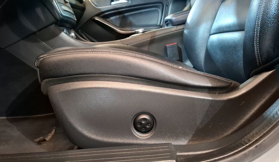 Mercedes Benz Clase Gla 1.6 GLA 200 SPORT DCT Suv 2019