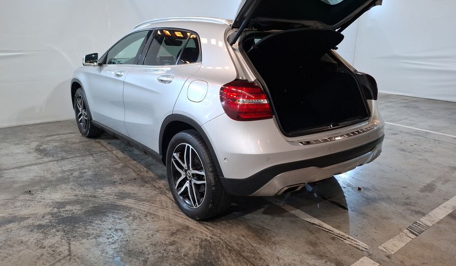 Mercedes Benz Clase Gla 1.6 GLA 200 SPORT DCT Suv 2019