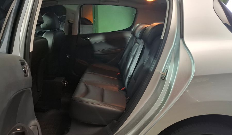 Peugeot 308 1.6 HDI FELINE Hatchback 2014