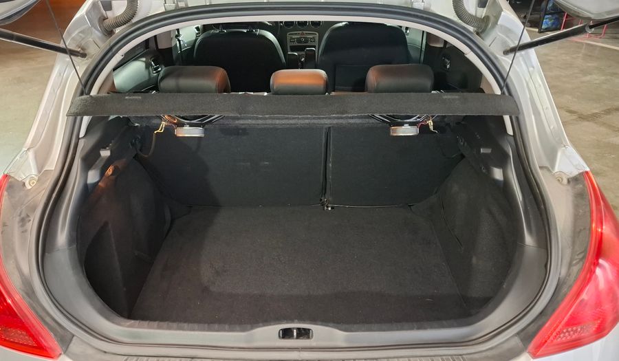 Peugeot 308 1.6 HDI FELINE Hatchback 2014