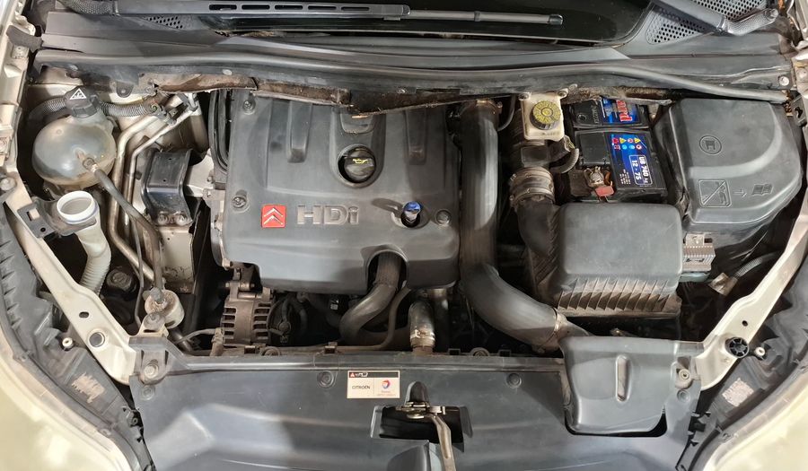 Citroen C4 2.0 HDI SX Sedan 2011