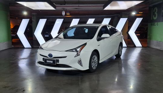 Toyota • Prius