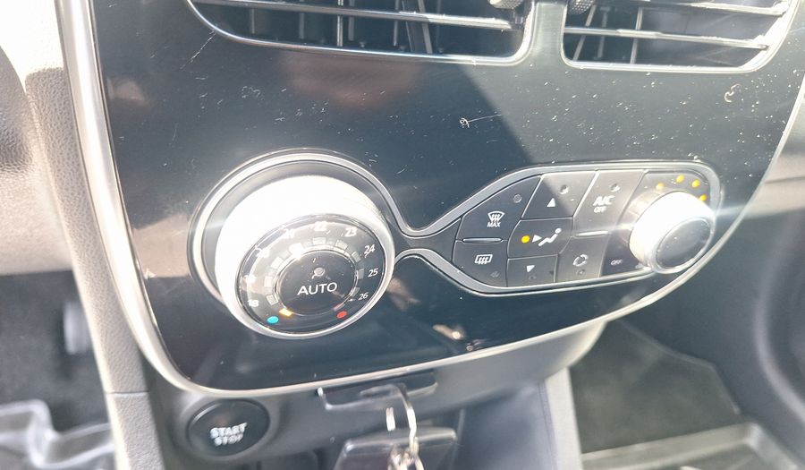 Renault Clio 1.2 EXPRESSION Hatchback 2016