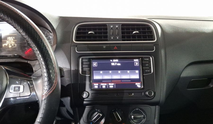Volkswagen Polo 1.6 COMFORTLINE PLUS Hatchback 2021