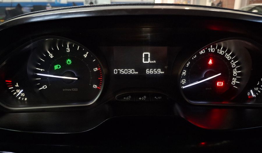 Peugeot 2008 1.5 BLUEHDI 100 HP SIGNATURE Wagon 2019