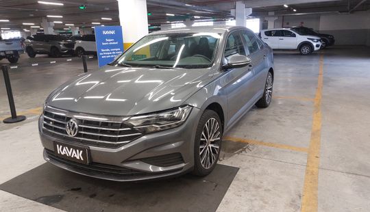 Volkswagen • Jetta