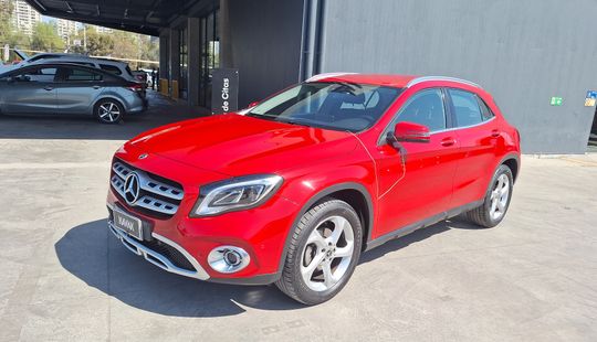 Mercedes Benz • Clase GLA