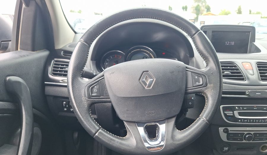 Renault Megane 2.0 16V DYNAMIQUE PACK Hatchback 2015