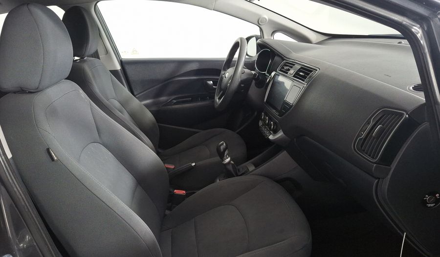 Kia Rio 1.6 EX MT Hatchback 2017