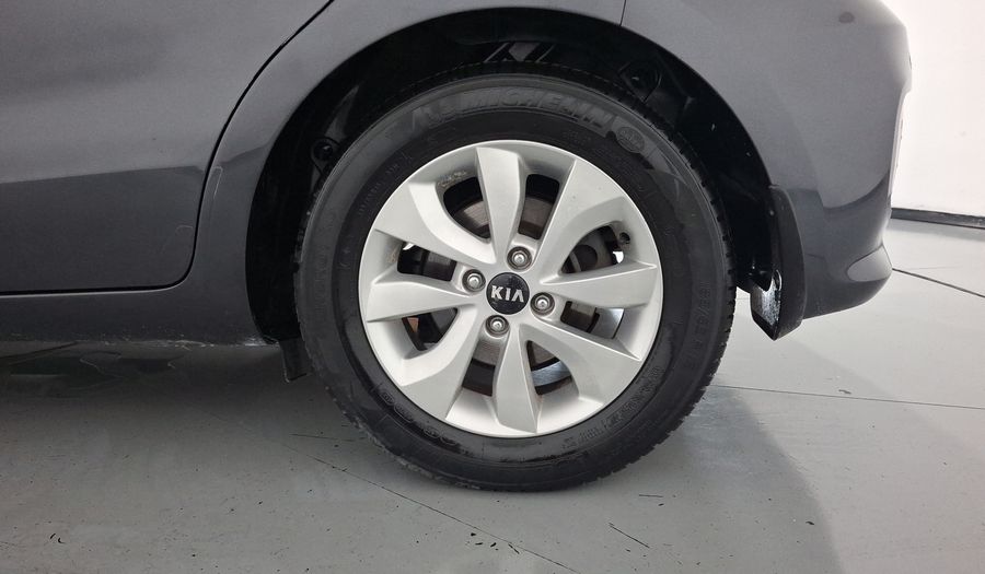 Kia Rio 1.6 EX MT Hatchback 2017