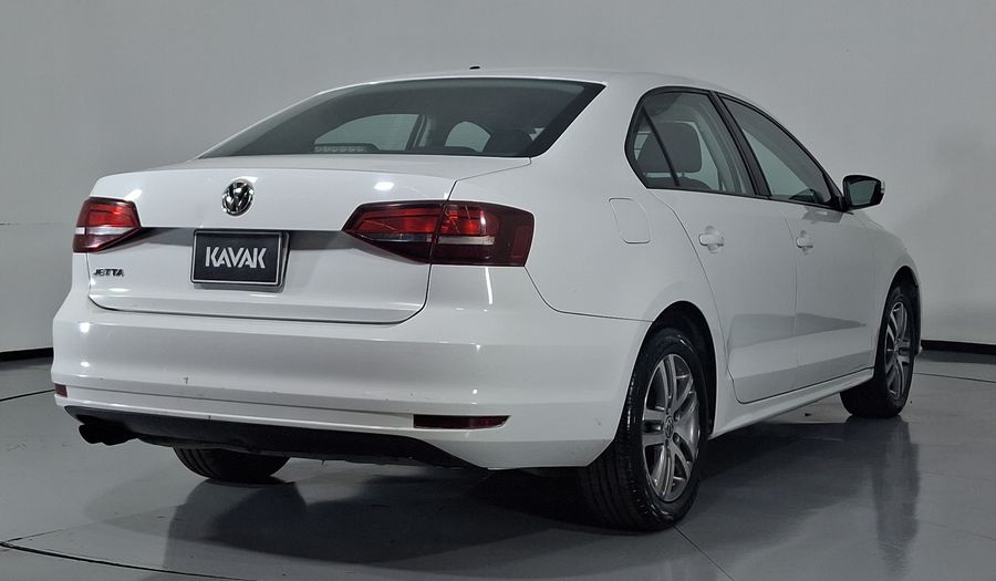 Volkswagen Jetta 2.5 TRENDLINE TIP. Sedan 2017