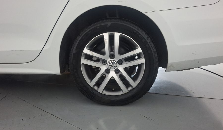 Volkswagen Jetta 2.5 TRENDLINE TIP. Sedan 2017