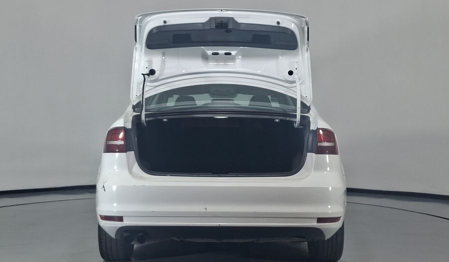 Volkswagen Jetta 2.5 TRENDLINE TIP. Sedan 2017