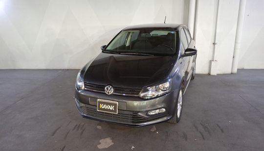 Volkswagen • Polo