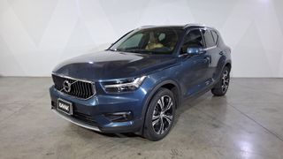 Volvo • XC40
