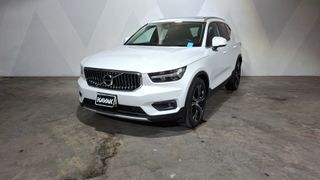 Volvo • XC40