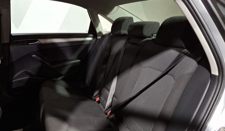 Volkswagen Passat 2.5 COMFORTLINE Sedan 2016