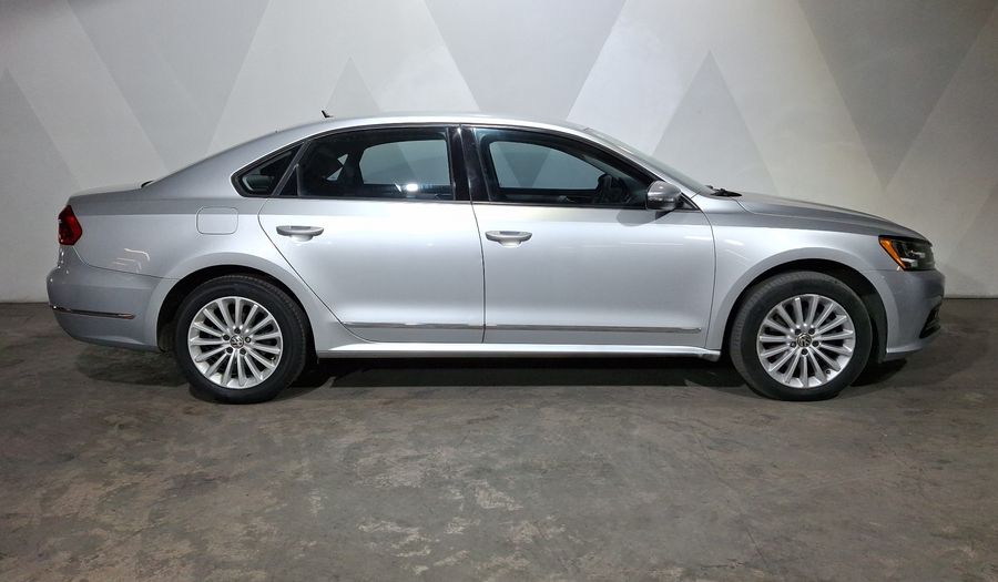 Volkswagen Passat 2.5 COMFORTLINE Sedan 2016
