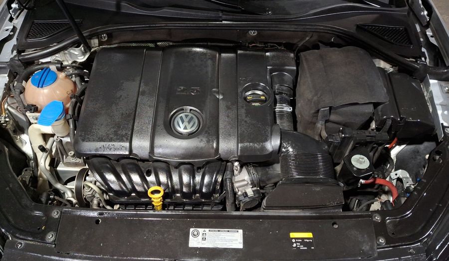 Volkswagen Passat 2.5 COMFORTLINE Sedan 2016