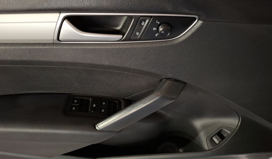 Volkswagen Passat 2.5 COMFORTLINE Sedan 2016
