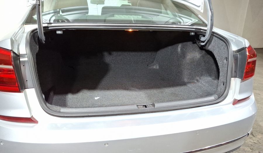 Volkswagen Passat 2.5 COMFORTLINE Sedan 2016