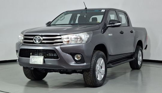 Toyota • Hilux
