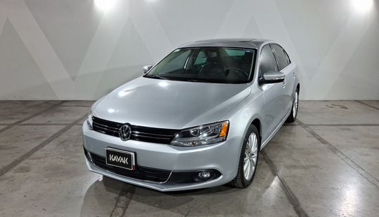 Volkswagen • Jetta