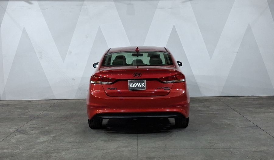 Hyundai Elantra 2.0 LIMITED TECH NAVI AT Sedan 2017