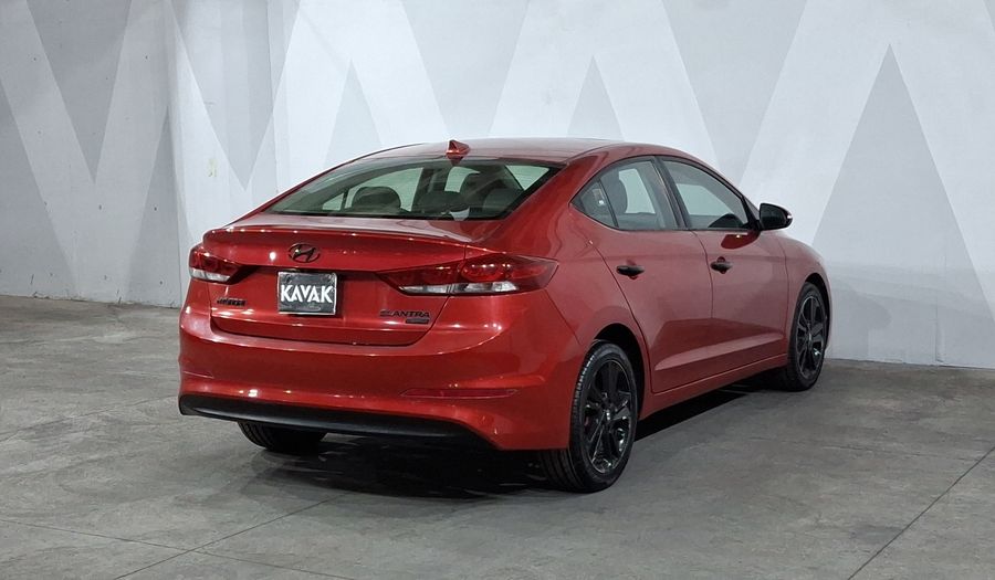 Hyundai Elantra 2.0 LIMITED TECH NAVI AT Sedan 2017