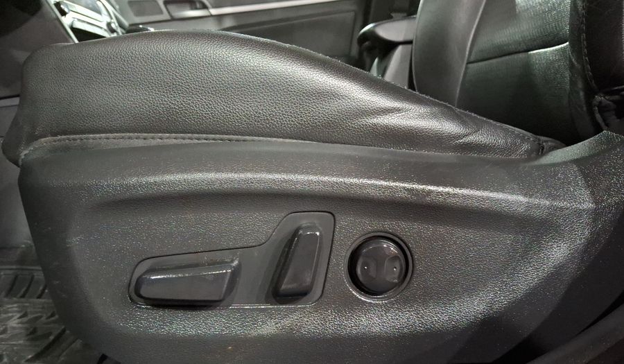 Hyundai Elantra 2.0 LIMITED TECH NAVI AT Sedan 2017